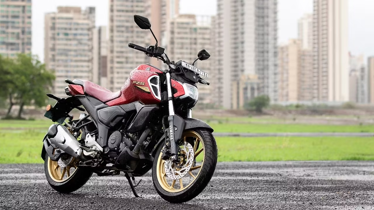 Yamaha FZS FI V4: सिर्फ 1.29 लाख में स्टाइल, पावर और ट्रैक्शन कंट्रोल का जबरदस्त कॉम्बो