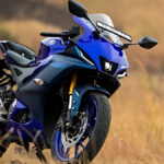 1.82 लाख में मिलेगी रेसिंग लुक वाली Yamaha R15 V4, जानिए पावरफुल इंजन और फीचर्स