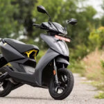 Ather 450S: 1.30 लाख में मिलेगी डिजिटल टेक्नोलॉजी, 22 लीटर स्टोरेज और फास्ट चार्जिंग