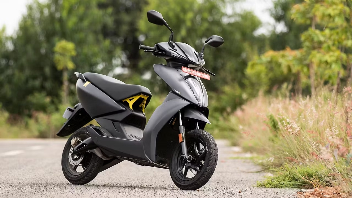 Ather 450S: 1.30 लाख में मिलेगी डिजिटल टेक्नोलॉजी, 22 लीटर स्टोरेज और फास्ट चार्जिंग