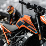 KTM 200 Duke: 1.97 लाख में जबरदस्त 199cc पावर और TFT डिस्प्ले वाली बाइक
