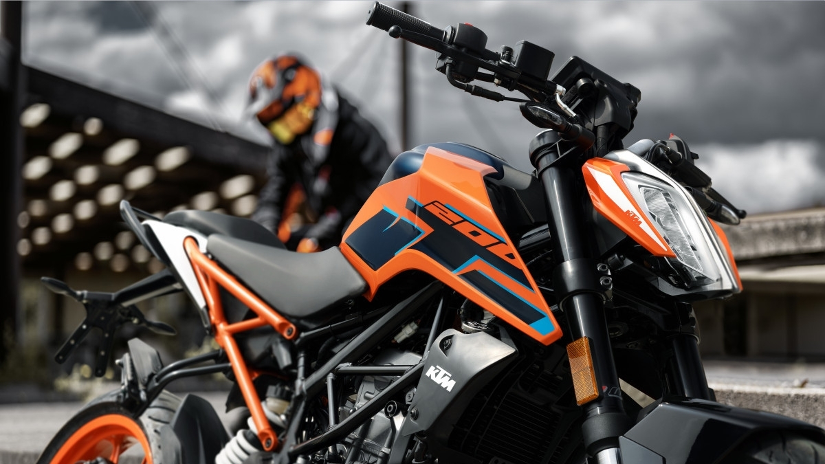 KTM 200 Duke: 1.97 लाख में जबरदस्त 199cc पावर और TFT डिस्प्ले वाली बाइक
