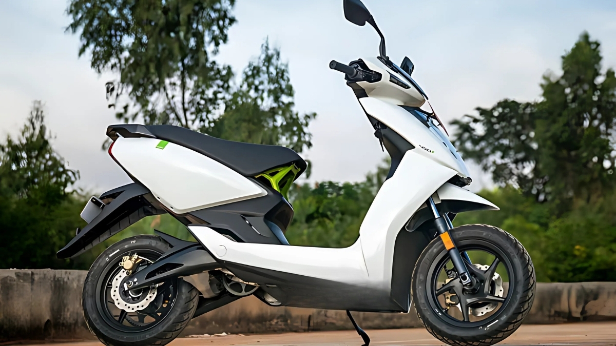 Ather 450S: 1.30 लाख में मिलेगी डिजिटल टेक्नोलॉजी, 22 लीटर स्टोरेज और फास्ट चार्जिंग