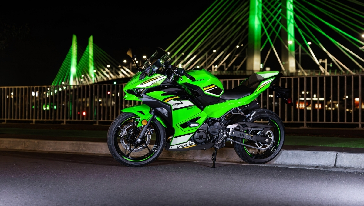 Kawasaki Ninja 500: सिर्फ 5.24 लाख में 190kmph की रफ्तार और 451cc का दम