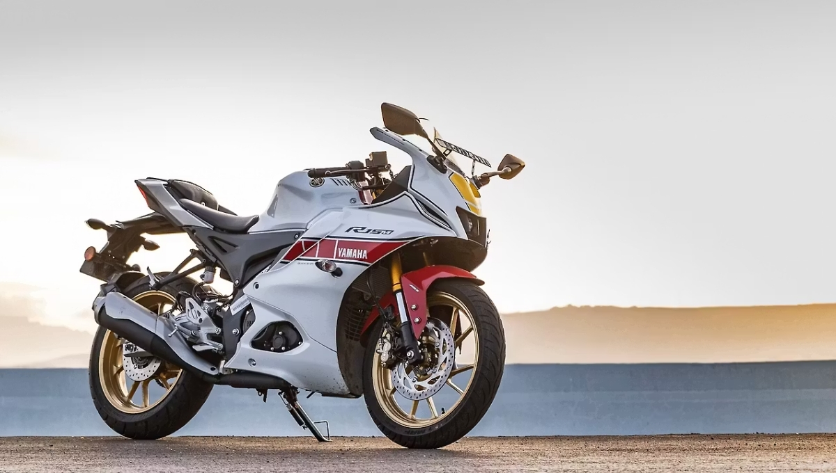 Yamaha R15 V4: 1.83 लाख में दमदार 140kmph स्पीड और Dual ABS के साथ लॉन्च