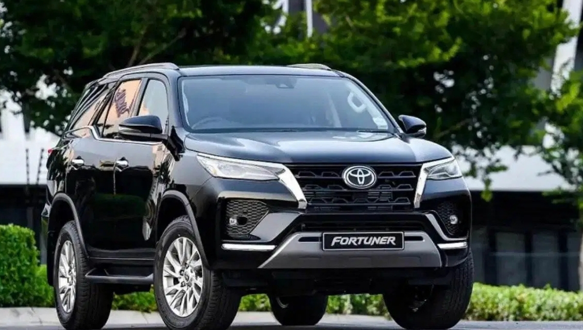 Toyota Fortuner: 33.43 लाख की दमदार SUV 7 Airbags और 500Nm टॉर्क के साथ हिट मॉडल