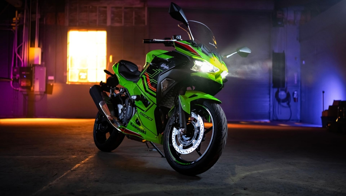 Kawasaki Ninja 500: सिर्फ 5.24 लाख में 190kmph की रफ्तार और 451cc का दम
